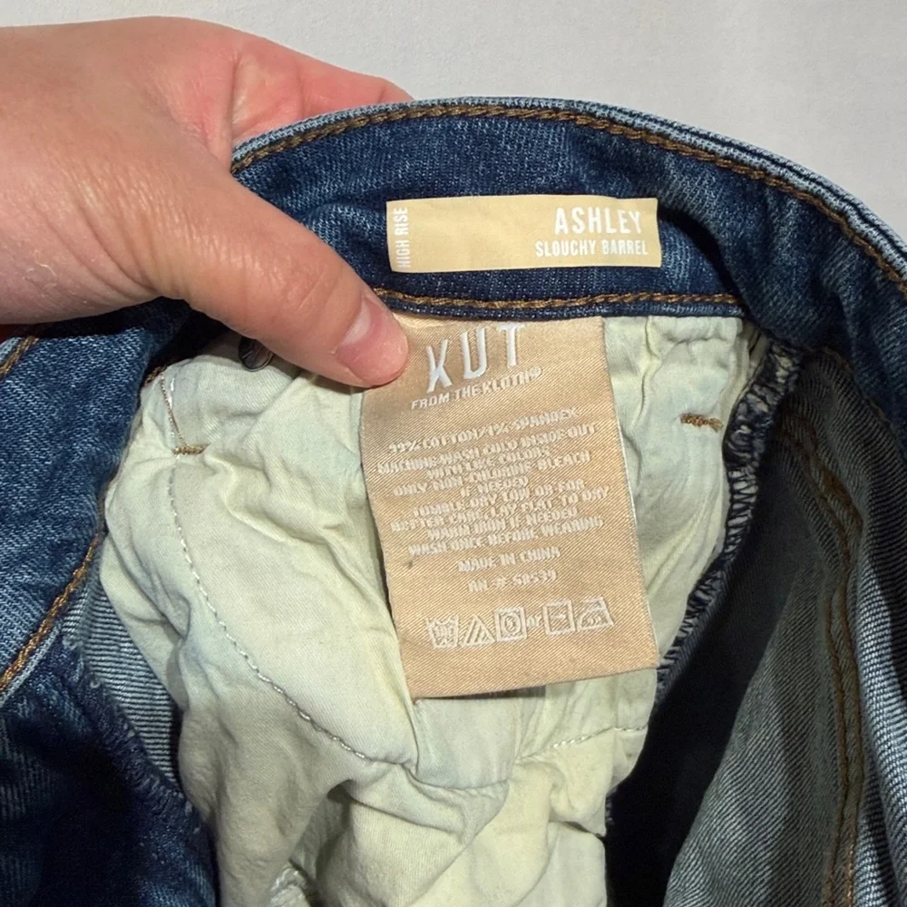 KUT From The Kloth Ashley High-Rise Slouchy Barrel Jean Improving Medium Wash 6 - Picture 11 of 12